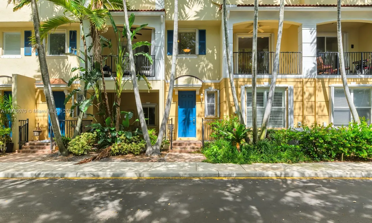 2891 S Greenleaf Cir, Boynton Beach FL 33426