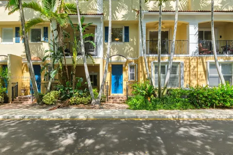 2891 S Greenleaf Cir, Boynton Beach FL 33426