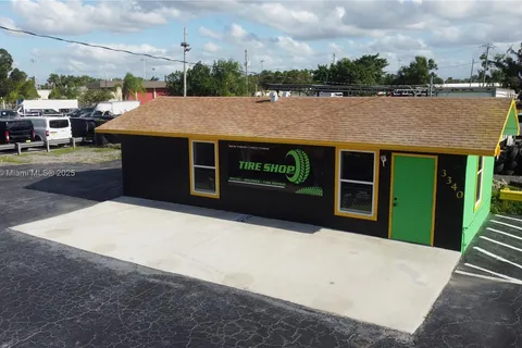 3340 Palm Beach Blvd, Fort Myers FL 33916