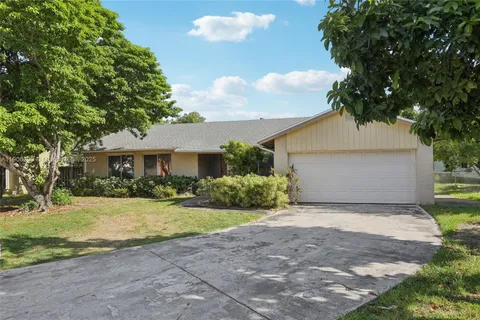 9315 SW 170th Ln, Palmetto Bay FL 33157