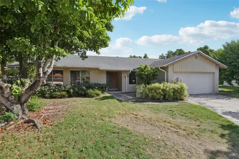 9315 SW 170th Ln, Palmetto Bay FL 33157