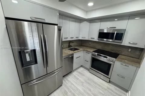 3300 N Palm Aire Dr # 305, Pompano Beach FL 33069