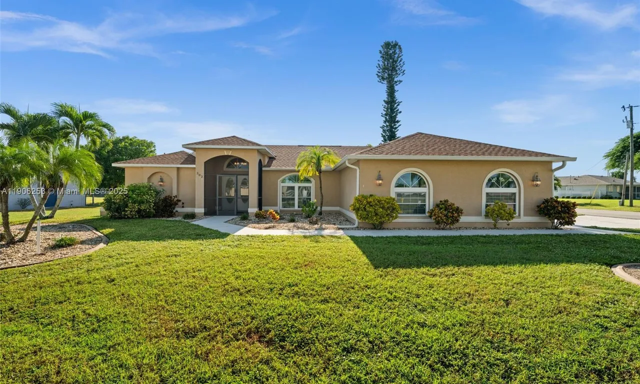 302 SE 34th Street, Cape Coral FL 33904