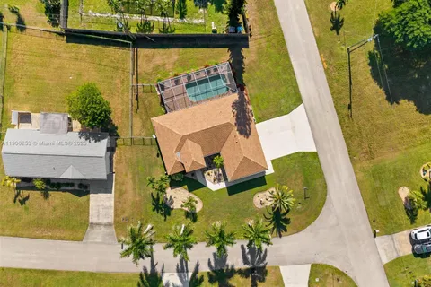 302 SE 34th Street, Cape Coral FL 33904