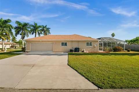 302 SE 34th Street, Cape Coral FL 33904