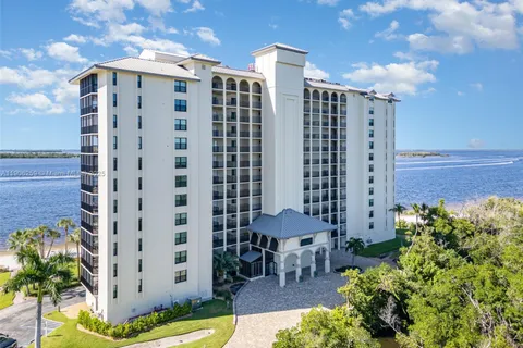 17080 Harbour Pointe Dr # 713, Fort Myers FL 33908