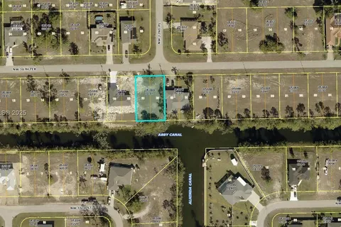 2212 NW 30th Ter, Cape Coral FL 33993