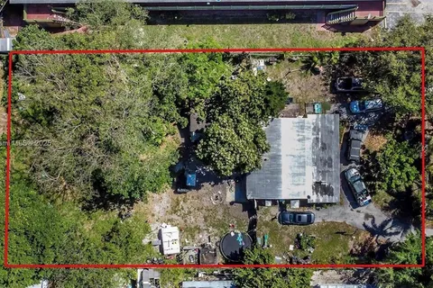 2743 Pierce St, Hollywood FL 33020