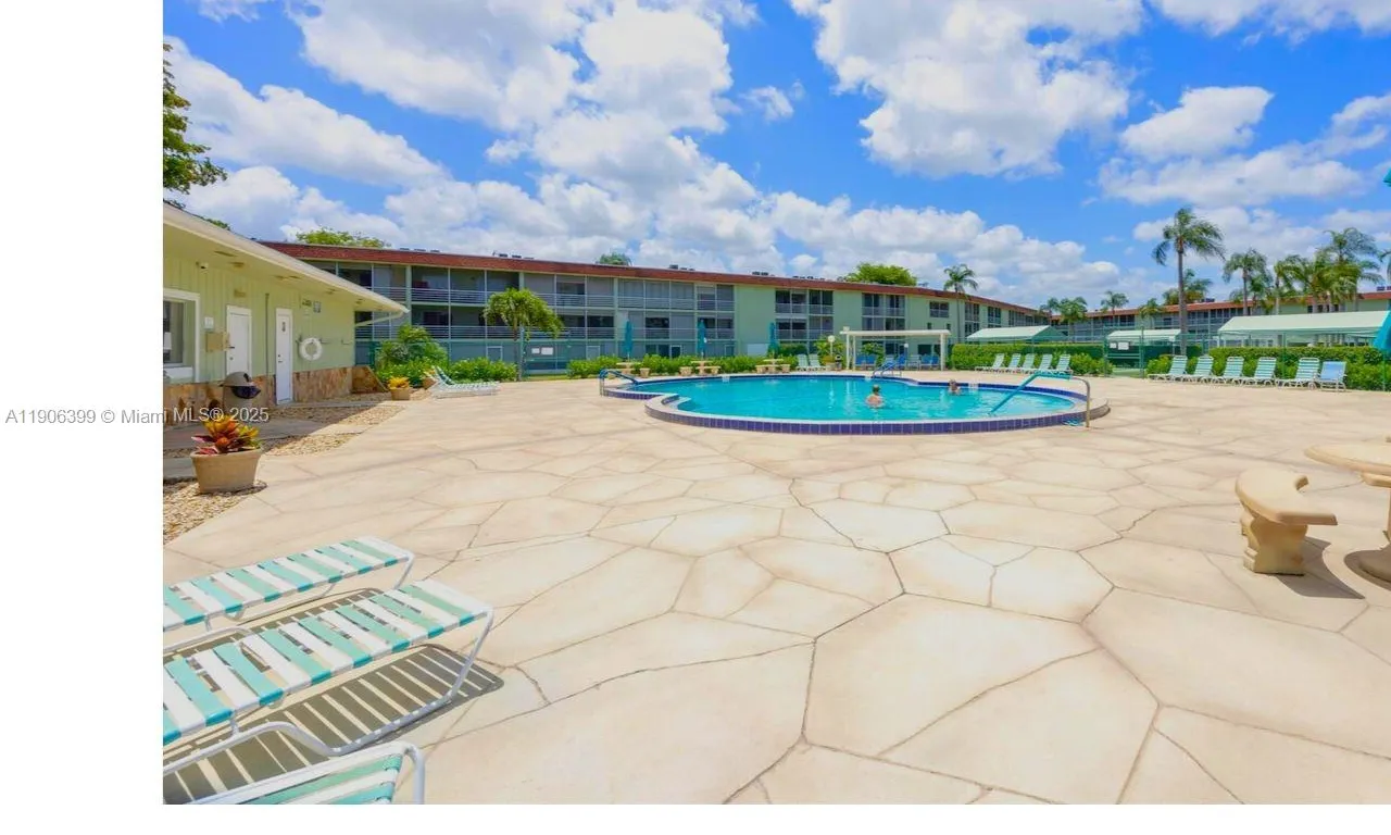 3000 Springdale Blvd # V109, Palm Springs FL 33461