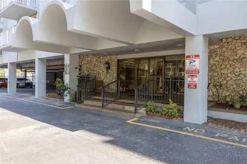 1470 NE 125th Ter, North Miami FL 33161