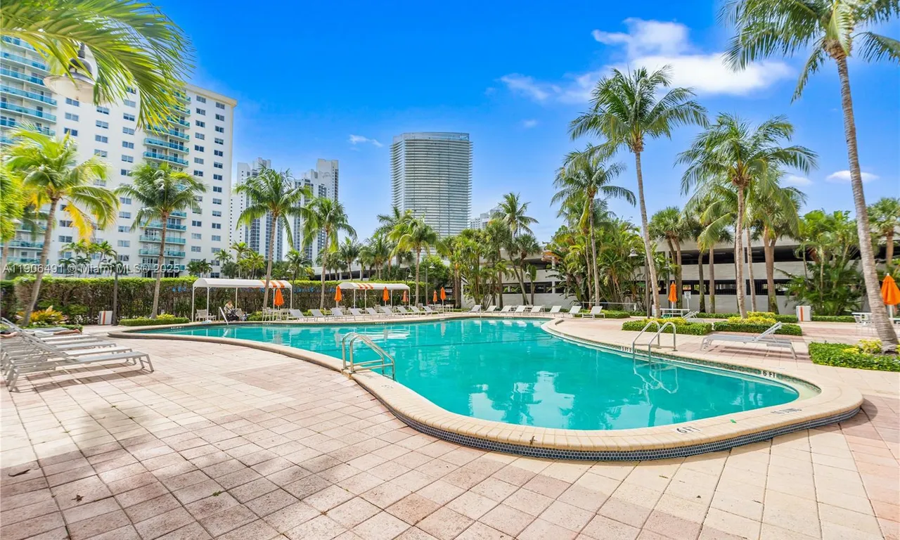 19370 Collins Ave # 816, Sunny Isles Beach FL 33160