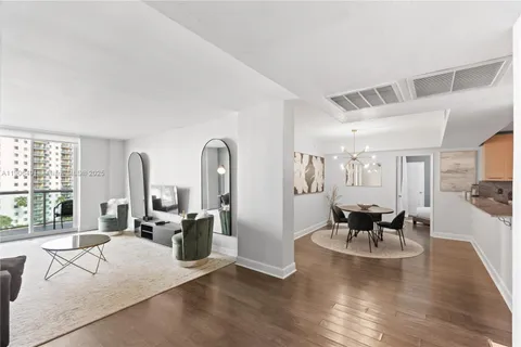 19370 Collins Ave # 816, Sunny Isles Beach FL 33160