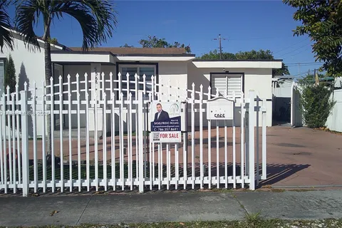 5066 E 9th Ct, Hialeah FL 33013