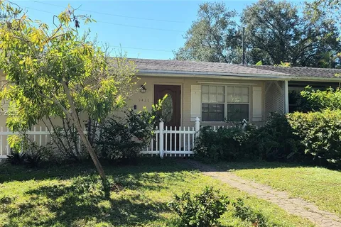 9426 SW 52nd St, Cooper City FL 33328