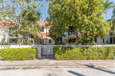 1603 NE 105th St # 9, Miami Shores FL 33138