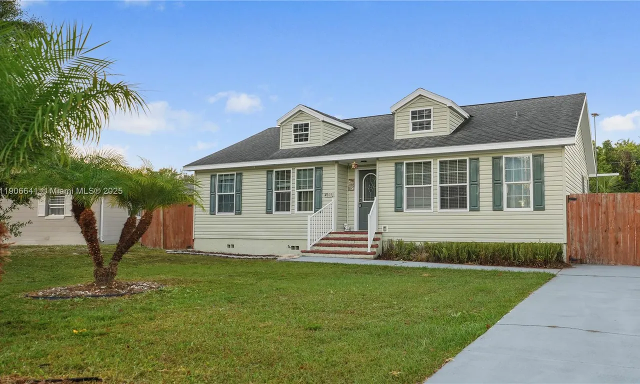 3713 Wild Violet Avenue, Sebring FL 33876