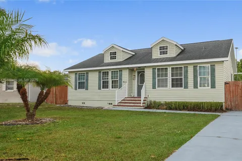 3713 Wild Violet Avenue, Sebring FL 33876