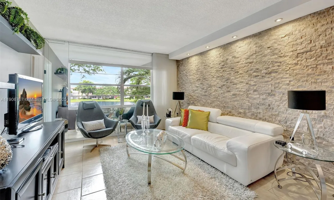 5103 NW 35th St # 506, Lauderdale Lakes FL 33319