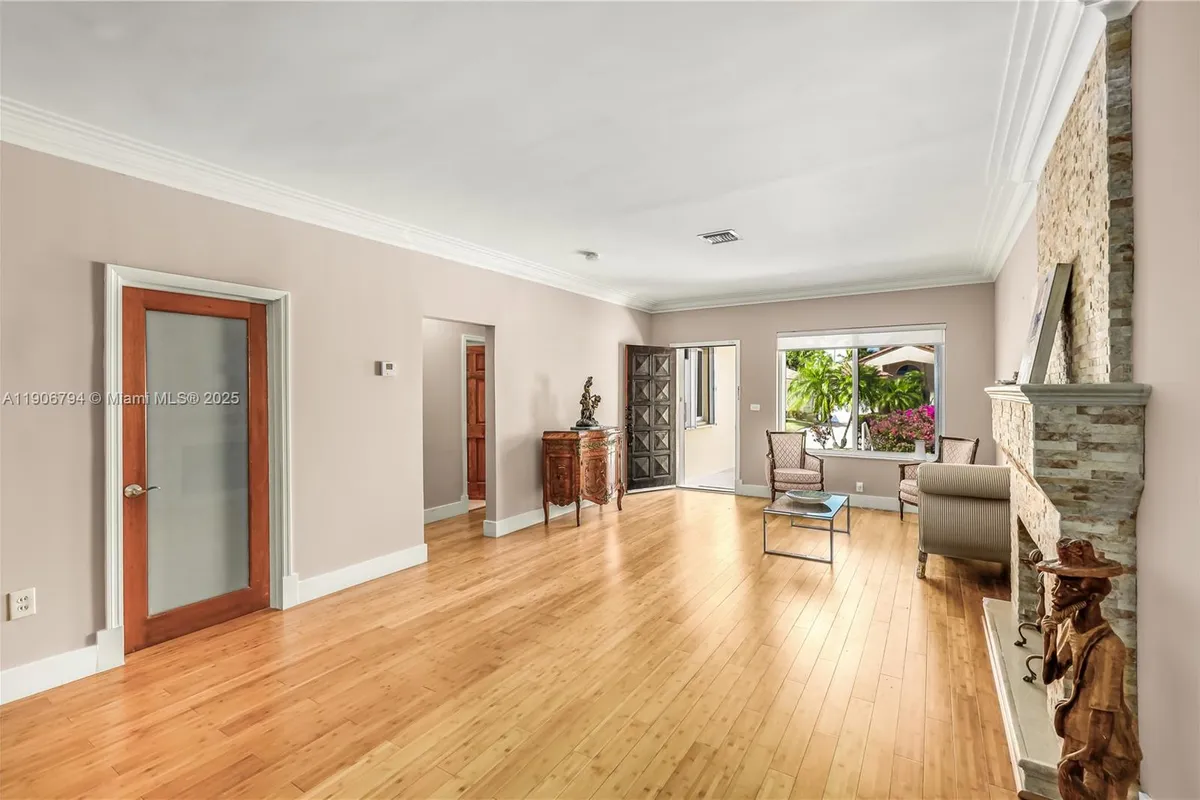 9457 Carlyle Ave, Surfside FL 33154