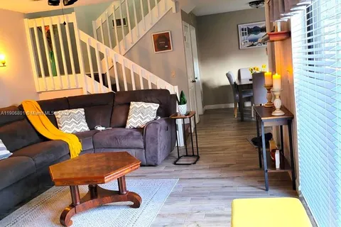 11930 SW 11th Ct, Davie FL 33325