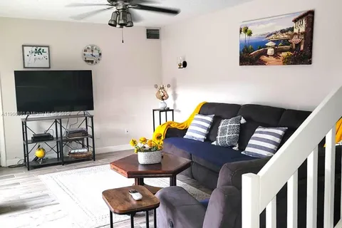 11930 SW 11th Ct, Davie FL 33325