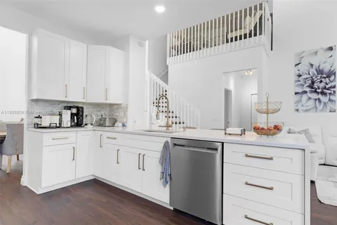 6865 NW 81st Ct, Parkland FL 33067