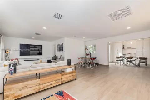 11370 NE 8th Ave, Biscayne Park FL 33161