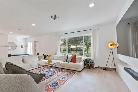 11370 NE 8th Ave, Biscayne Park FL 33161