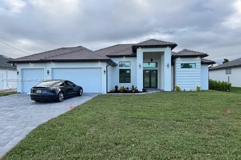 1019 SW 8th CT, Cape Coral FL 33991