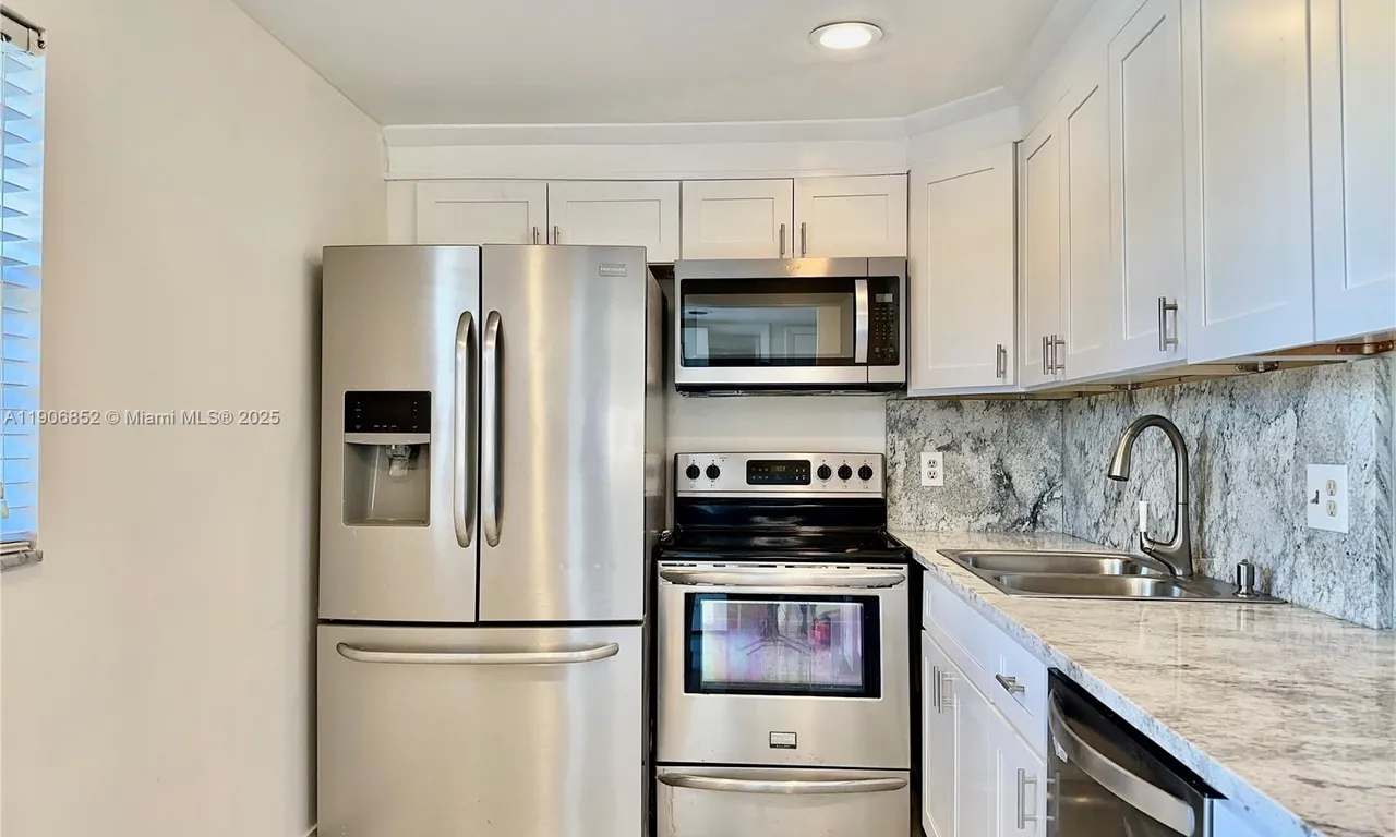 2520 NE 1st Ct # 204, Boynton Beach FL 33435