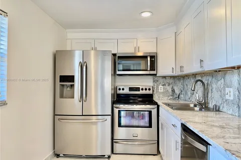 2520 NE 1st Ct # 204, Boynton Beach FL 33435