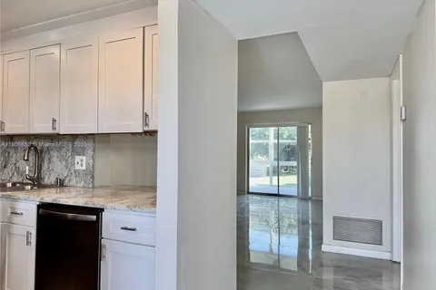 2520 NE 1st Ct # 204, Boynton Beach FL 33435