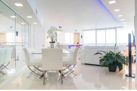 6301 Collins Ave # 1402, Miami Beach FL 33141