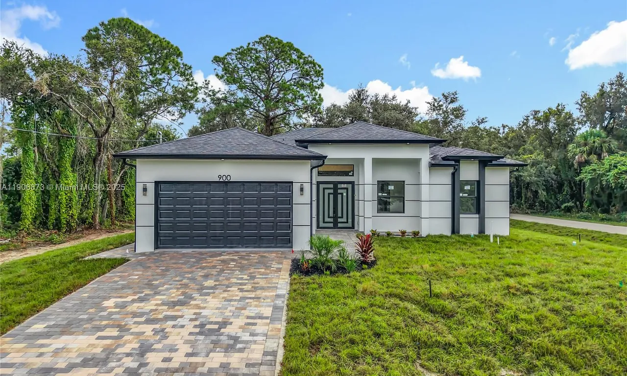 900 Sheldon Ave, Lehigh Acres FL 33936