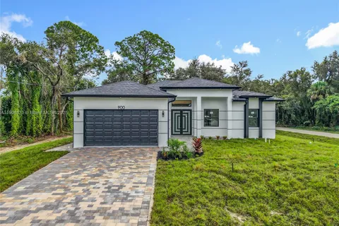 900 Sheldon Ave, Lehigh Acres FL 33936