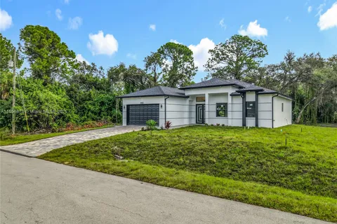 900 Sheldon Ave, Lehigh Acres FL 33936