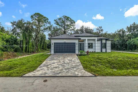 900 Sheldon Ave, Lehigh Acres FL 33936