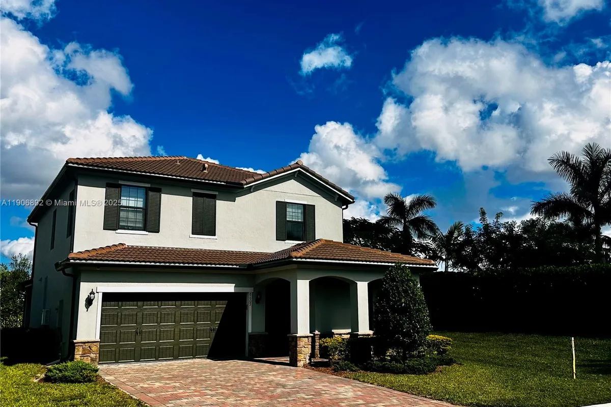 8605 Patron Ln, Lake Worth FL 33467