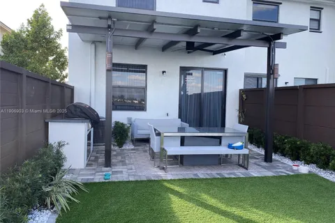 15855 NW 90th Ct, Miami Lakes FL 33018