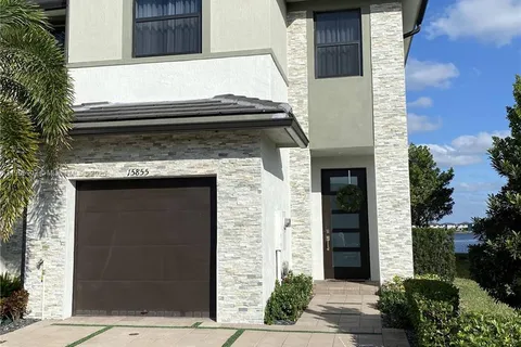 15855 NW 90th Ct, Miami Lakes FL 33018