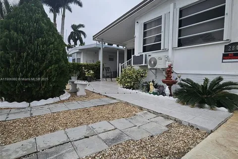 2848 W Marina Dr, Dania Beach FL 33312