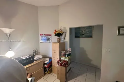 10153 NW 3rd Ct, Plantation FL 33324