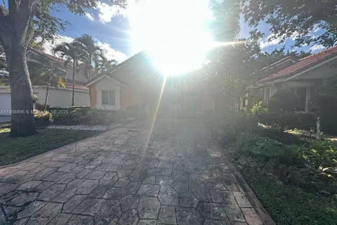 10153 NW 3rd Ct, Plantation FL 33324