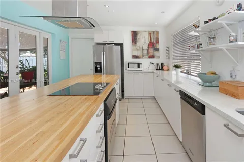 2002 N 39th Ave, Hollywood FL 33021