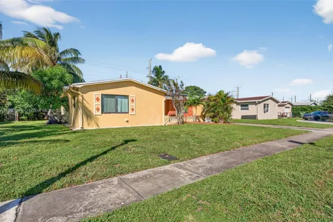 849 NW 70th Way, Margate FL 33063