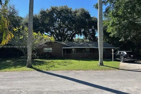 4556 Woodmere Ln, Lake Worth FL 33463