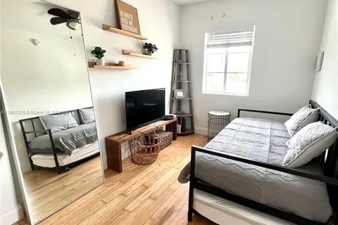 8415 Harding Ave # 14, Miami Beach FL 33141