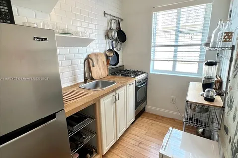 8415 Harding Ave # 14, Miami Beach FL 33141