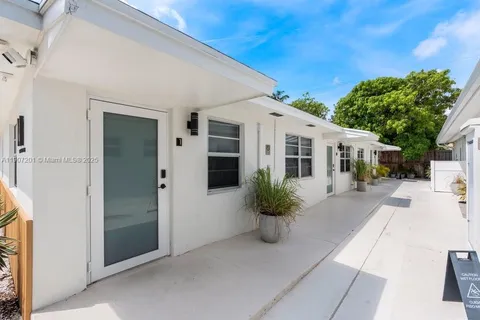 401 N 6th Ave N, Lake Worth FL 33460