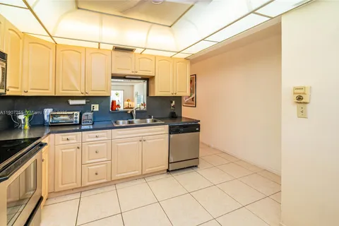 2101 Lucaya Bnd # C1, Coconut Creek FL 33066